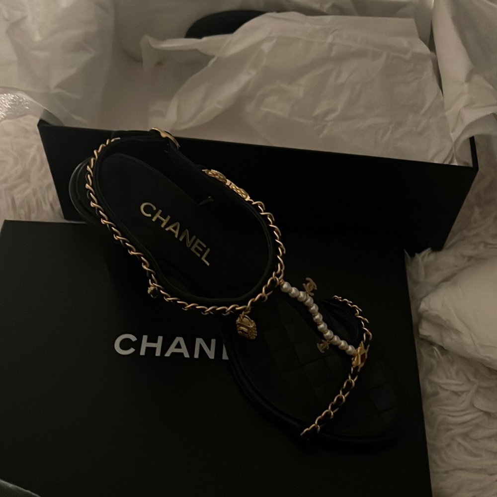 CHANEL New Interlocking Black T-strap Sandals - Picture 11 of 13